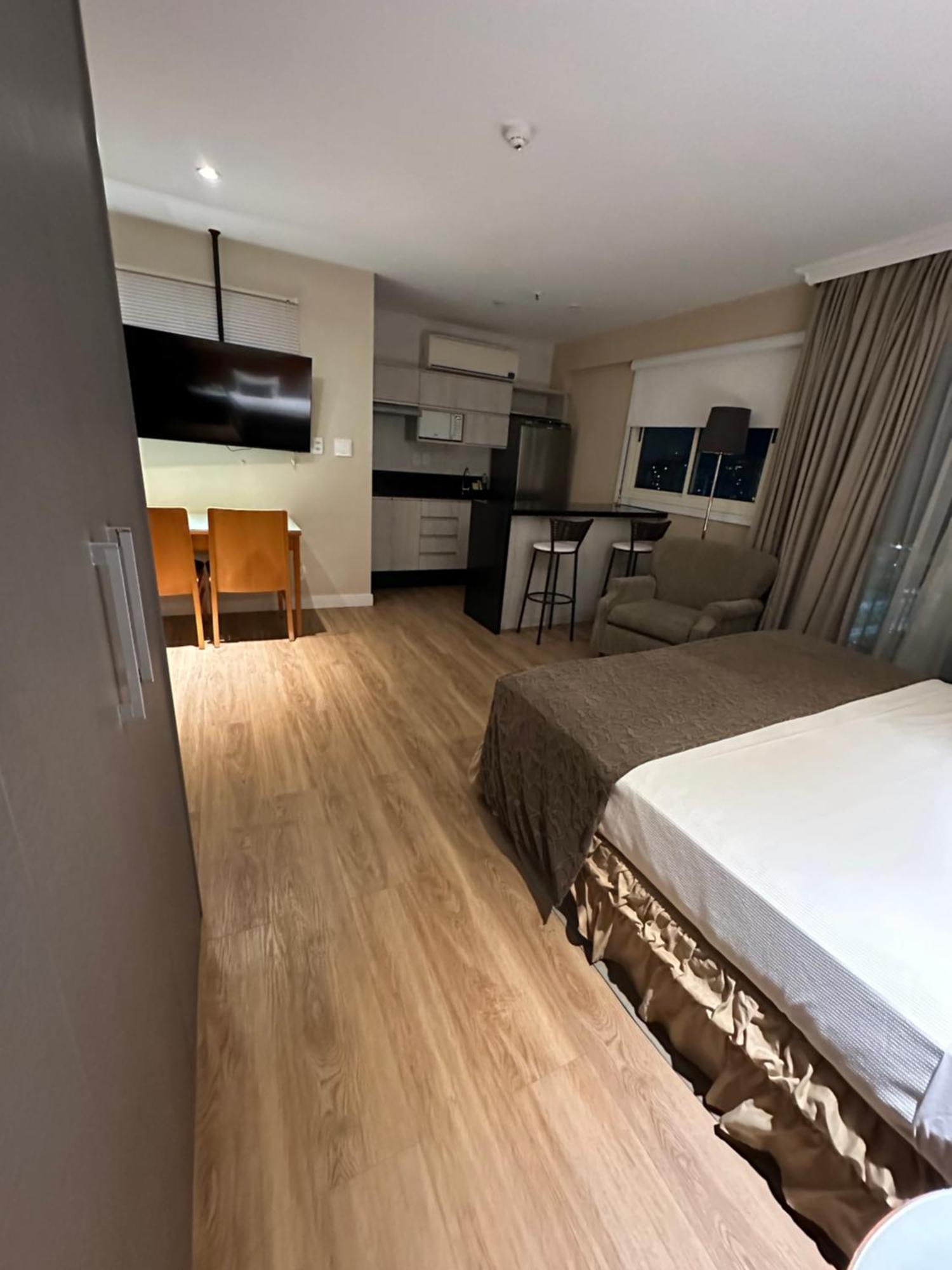 Barra Da Tijuca - 9 - Flat Premium Com Cozinha, Fogao Cooktop, Geladeira Grande, Smart Tv Grande, Lindo E Muitissimo Confortavel, Balsa A Gratis E Estacionamento Gratuito Río de Janeiro