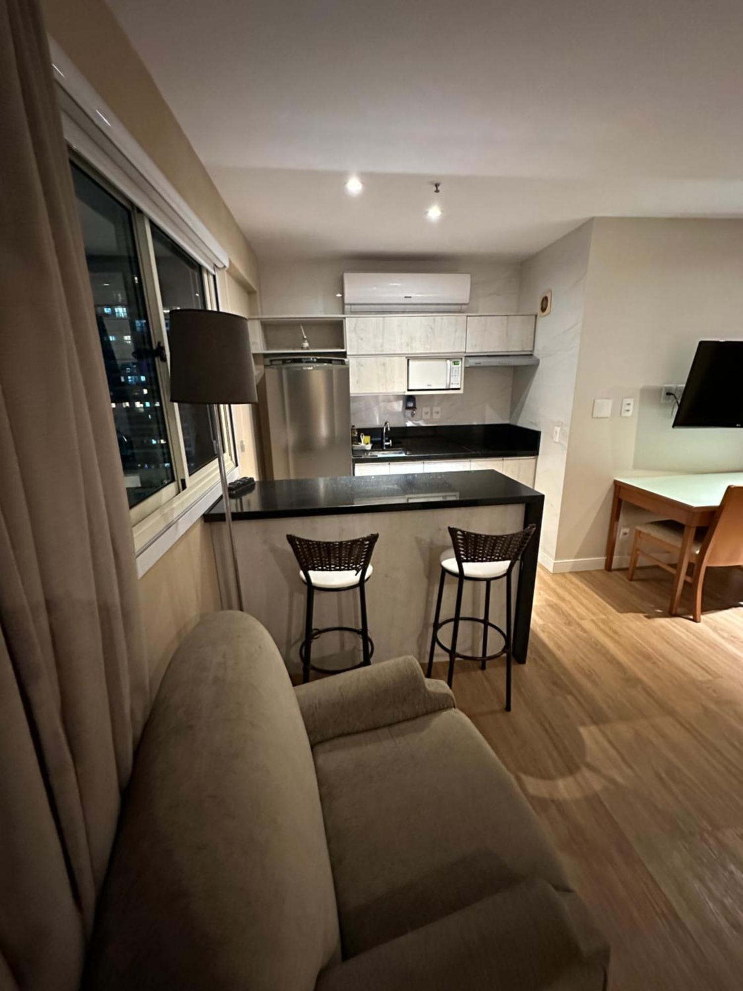 Barra Da Tijuca - 9 - Flat Premium Com Cozinha, Fogao Cooktop, Geladeira Grande, Smart Tv Grande, Lindo E Muitissimo Confortavel, Balsa A Gratis E Estacionamento Gratuito * Río de Janeiro